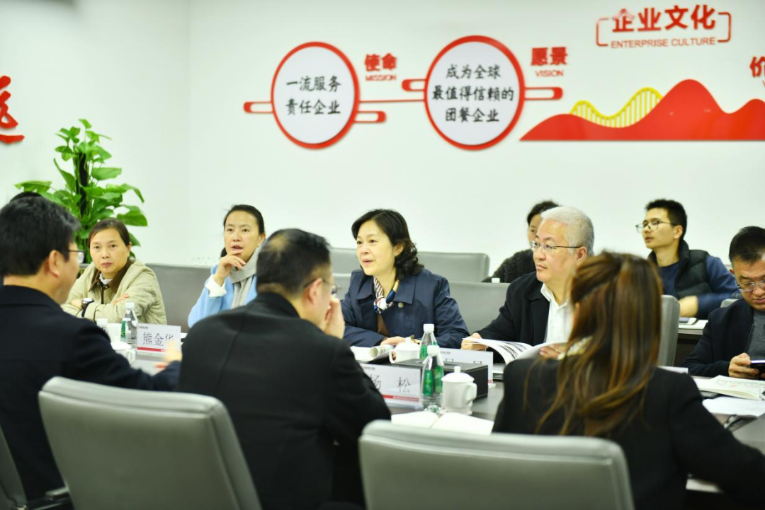 四川省商务厅副厅长尹奇志一行莅临拉斯维加斯9888餐饮集团调研指导