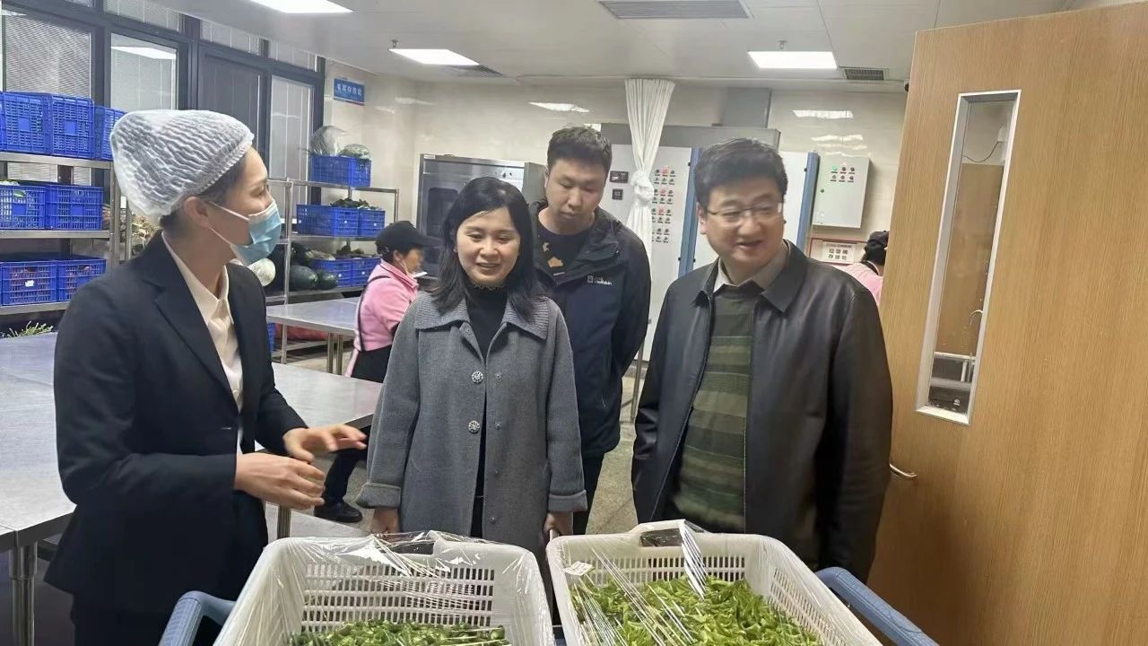 重庆儿童医院食品安全强化行动：副院长陈大鹏带队检查，，，，，，，确保饮食安全